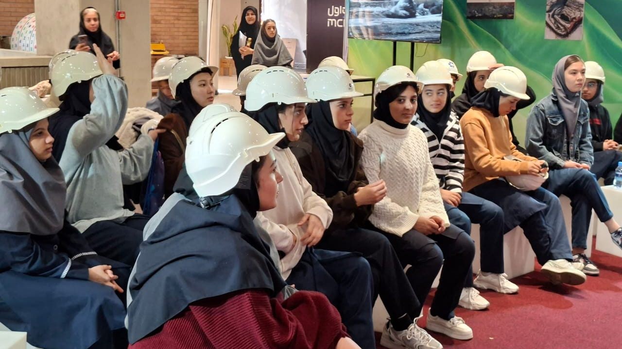 به بهانه برگزاری نمایشگاه در ساختمان بلدیه تهران
